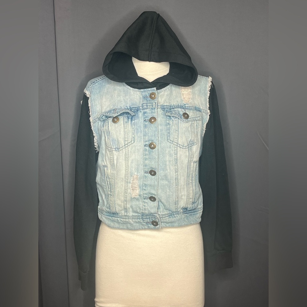 Ci Sono Size L Jean Jacket with Black Cotton Sleeves and Hood.